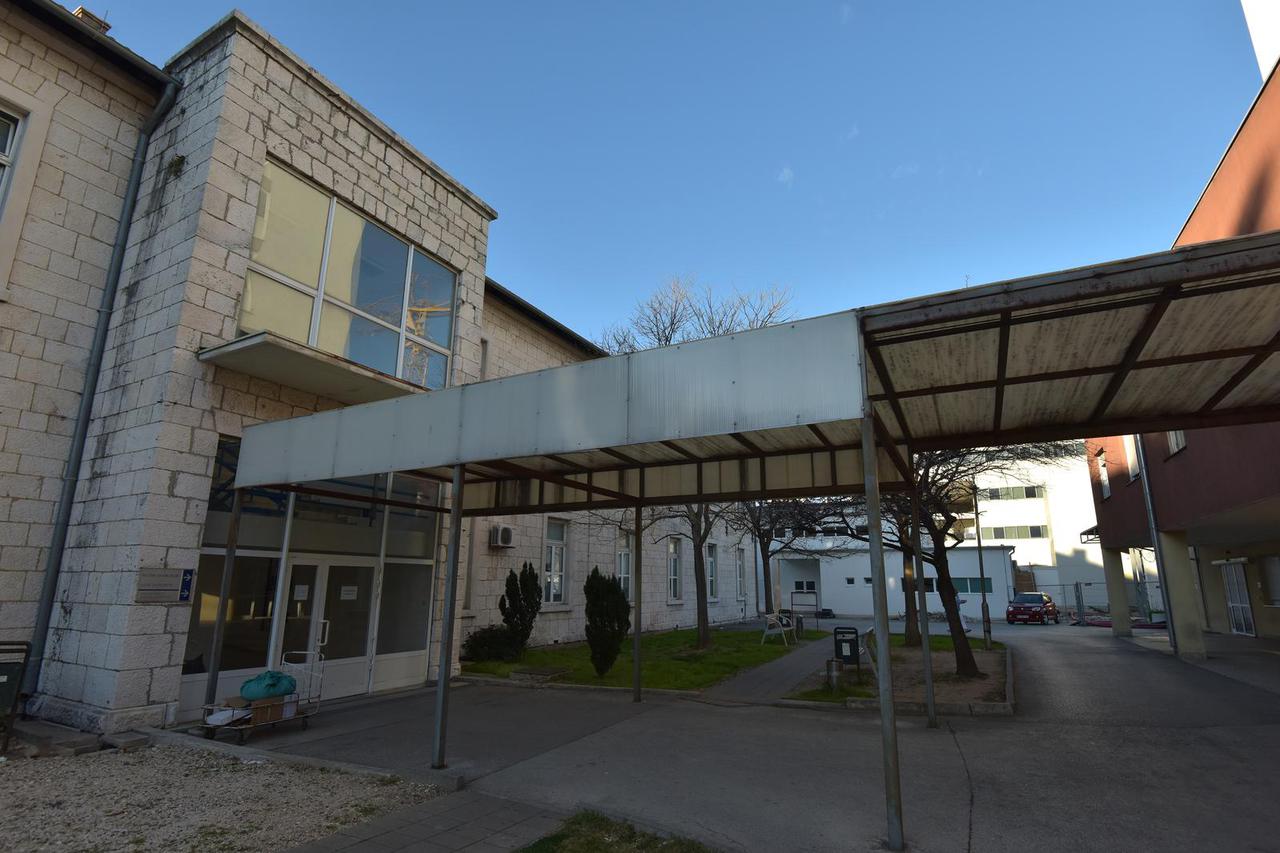 U Općoj bolnici Zadar do daljnjega su zabranjene posjete na svim odjelima