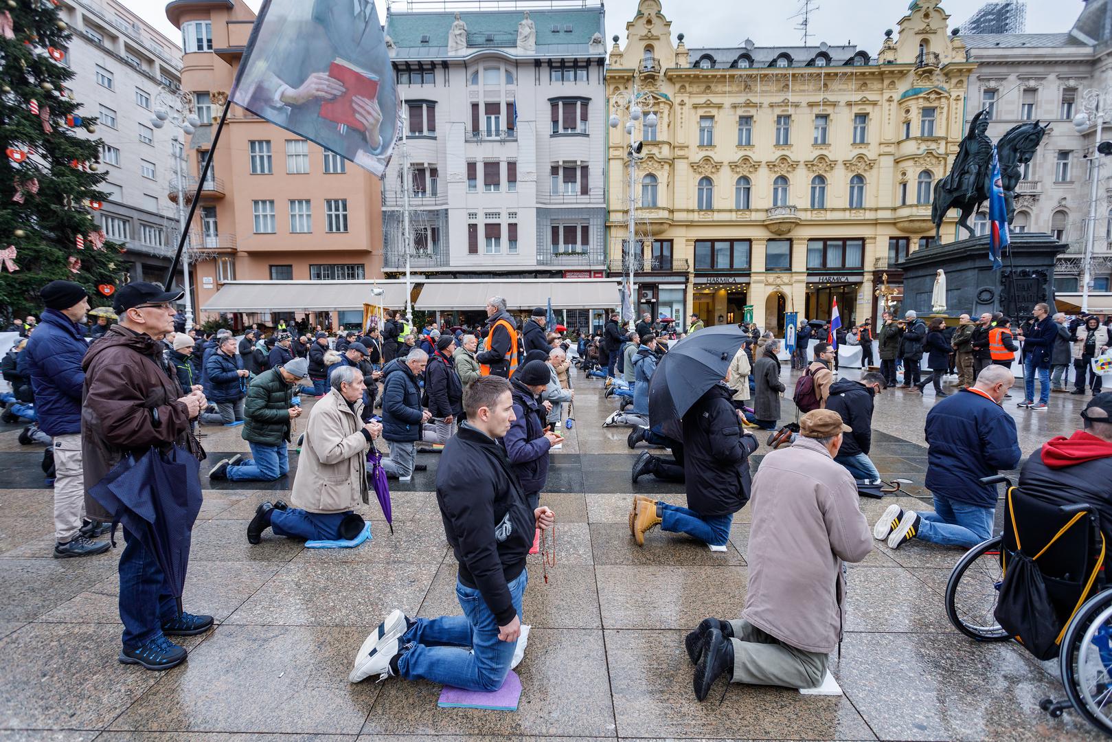 i06.01.2024., Zagreb - Molitelji su se okupili na Trgu bana Josipa Jelacica kao i svake prve subote u mjesecu.  Photo: Tomislav Miletic/PIXSELL