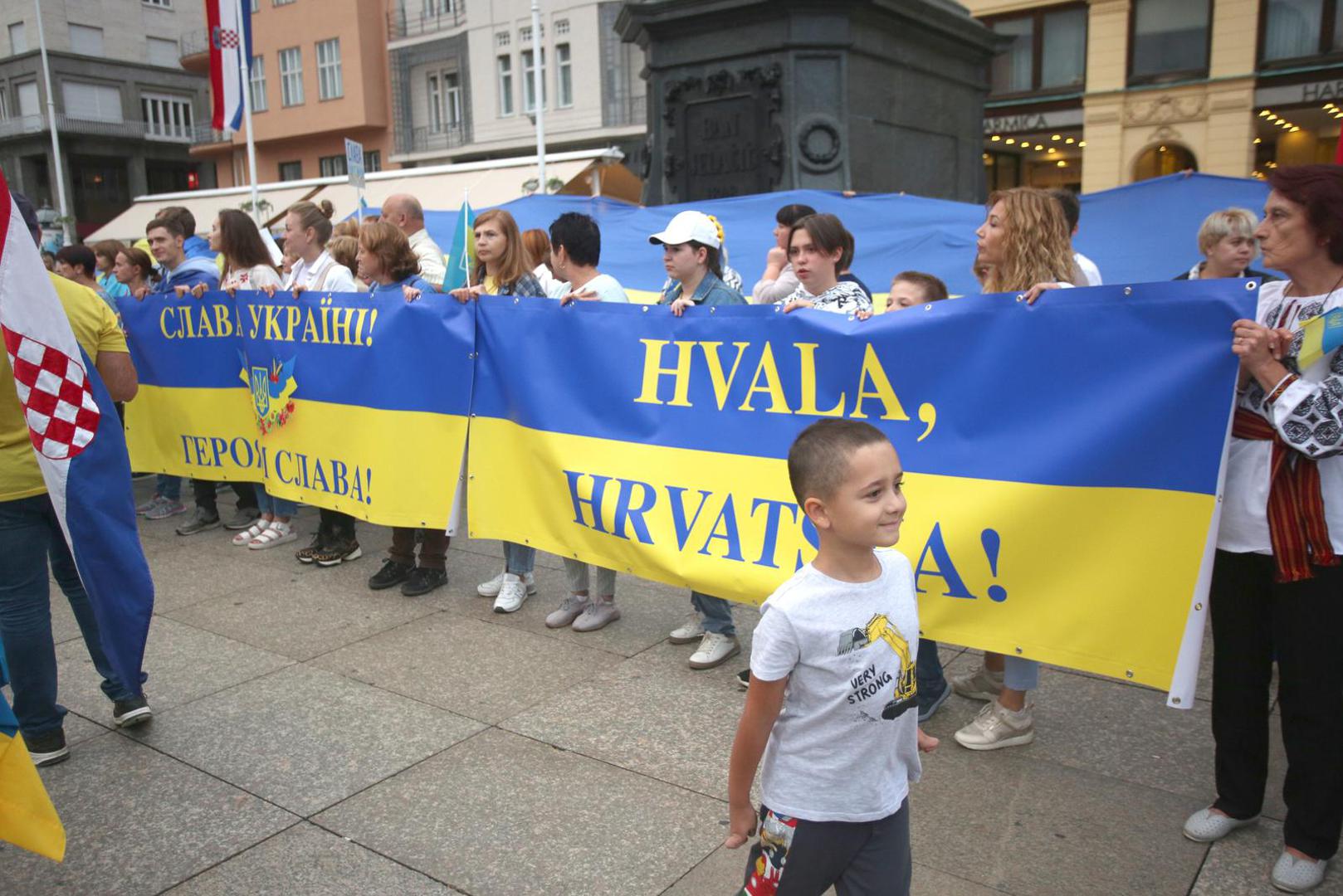 23.08.2022., Zagreb - Na Trgu bana jelacica odrzan Ukrajinski hod uz transparente i pjesmu protiv rata u Ukrajini. Photo: Lovro Domitrovic/PIXSELL