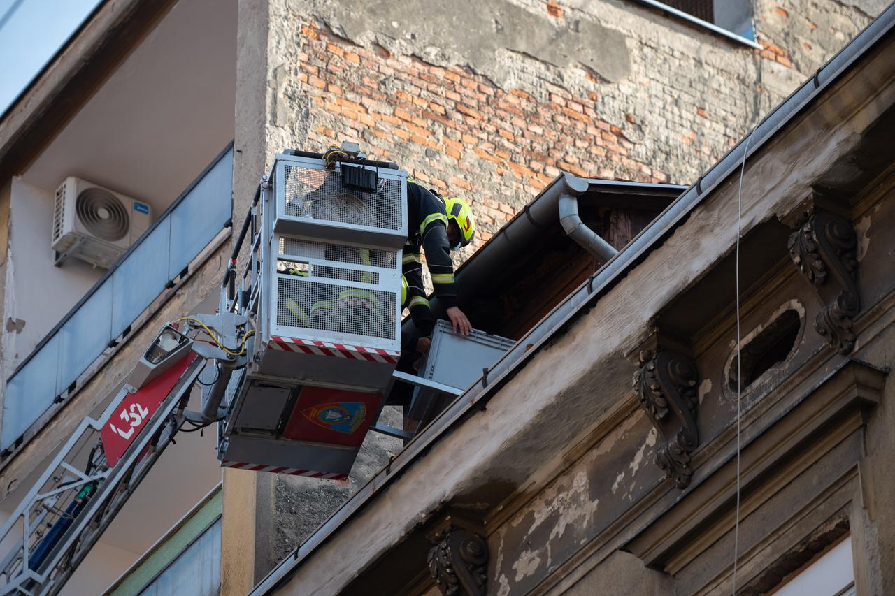 Zagreb: Požar na zgradi u Palmotićevoj ulici