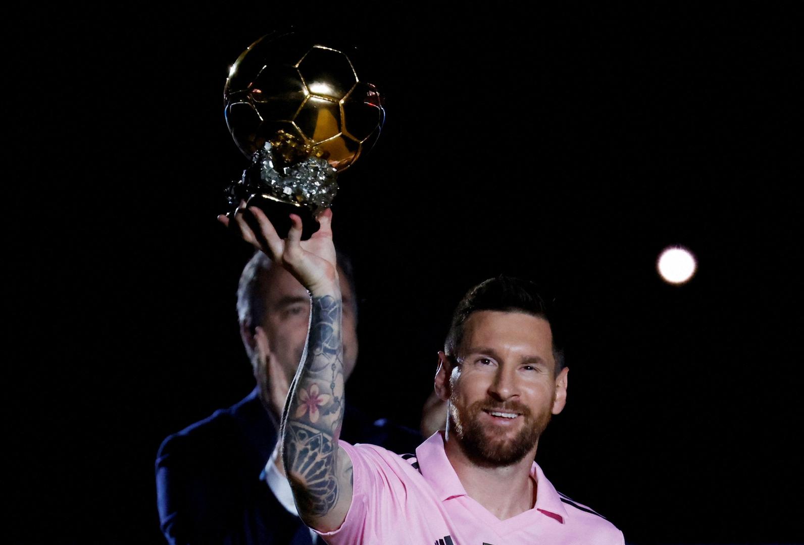 1. Lionel Messi – 8 Zlatnih lopti i 6 Zlatnih kopački

Lionel Messi je nogometaš koji je redefinirao pojam individualne dominacije. Osvojiti osam Zlatnih lopti (Ballon d'Or) i šest Zlatnih kopački (nagrada za najboljeg strijelca u Europi) možda se nikad više neće ponoviti, što Messija čini neosporivom legendom sporta.