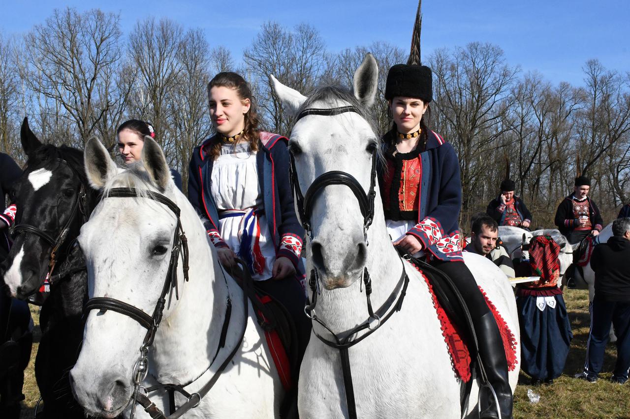 Održana tradicionalna manifestacija Pokladno jahanje u Oprisavcima