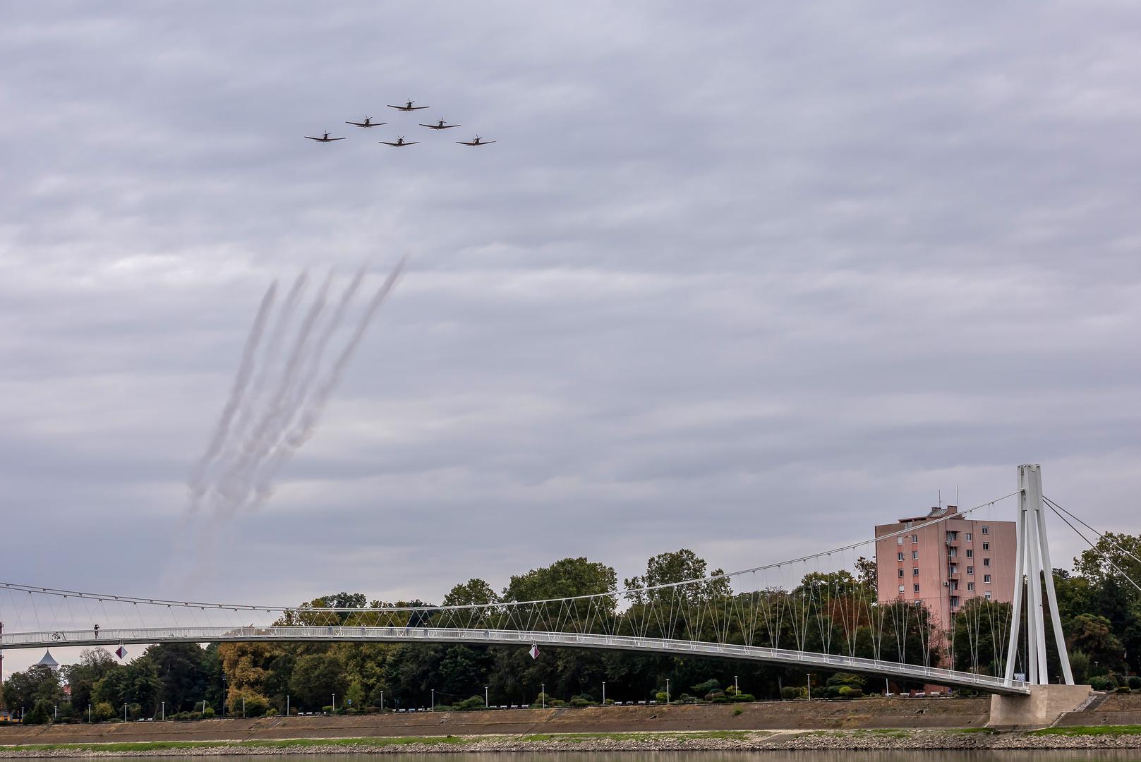 10.10.2023., Osijek - Akrobatska grupa „Krila Oluje“ preletjet su u prijepodnevnim satima iznad brojnih hrvatskih gradova, od Karlovca do Vukovara. Prelet aviona iznad Osijeka. Photo: Davor Javorovic/PIXSELL