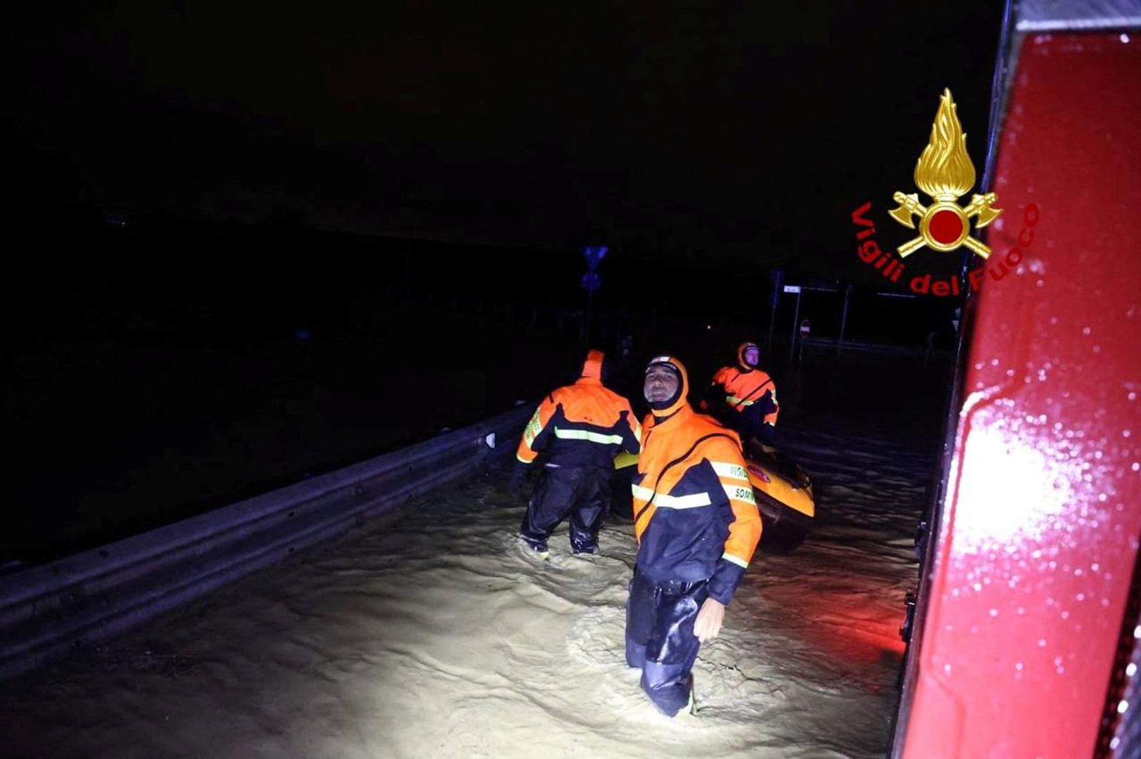 Italian firefighters work in flooded streets in the Tuscany region, Italy, November 3, 2023. Several people died and went missing central region of Tuscany as storm Ciaran battered western Europe. Vigili del Fuoco/Handout via REUTERS ATTENTION EDITORS THIS IMAGE HAS BEEN SUPPLIED BY A THIRD PARTY. DO NOT OBSCURE LOGO. Photo: Vigili del Fuoco/REUTERS