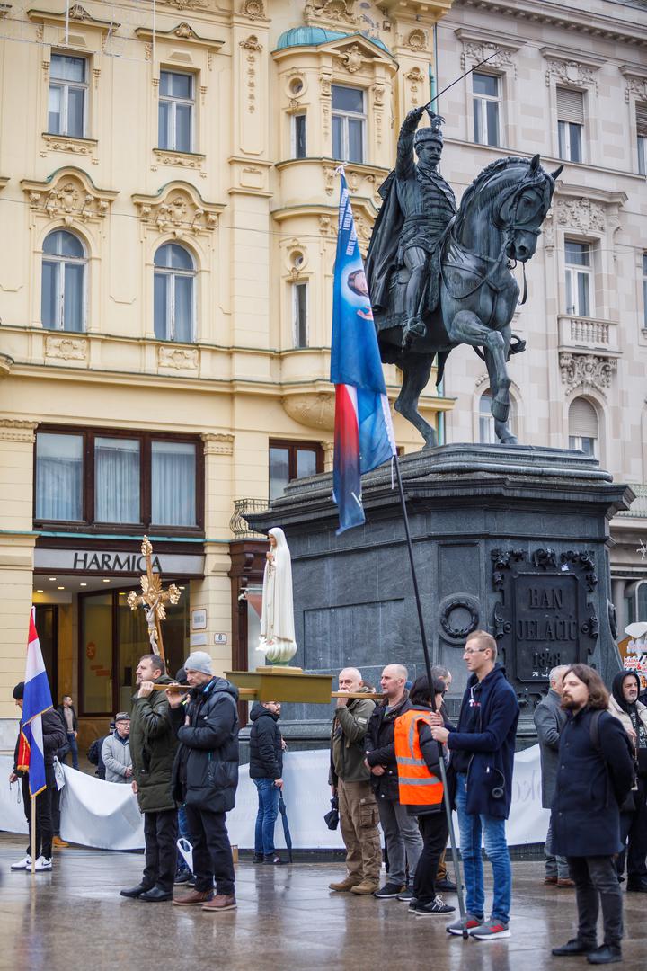 i06.01.2024., Zagreb - Molitelji su se okupili na Trgu bana Josipa Jelacica kao i svake prve subote u mjesecu.  Photo: Tomislav Miletic/PIXSELL