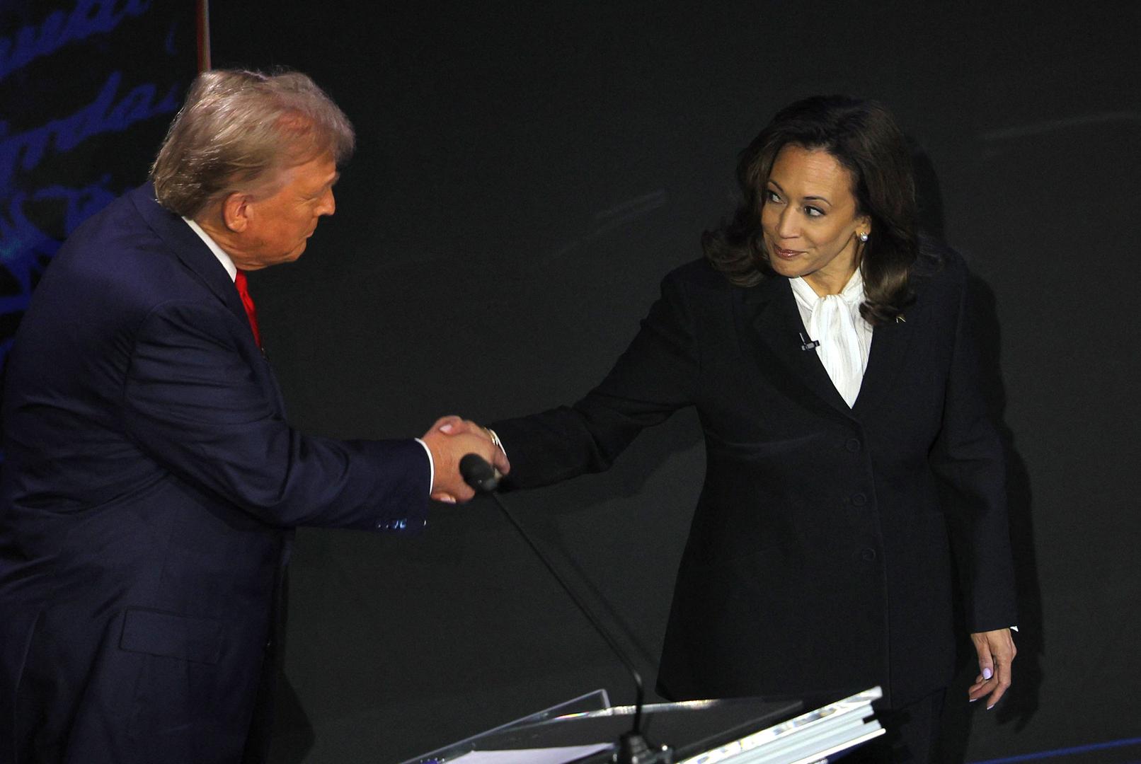 Republican presidential nominee, former U.S. President Donald Trump and Democratic presidential nominee, U.S. Vice President Kamala Harris shake hands as they attend a presidential debate hosted by ABC in Philadelphia, Pennsylvania, U.S.,  September 10, 2024 REUTERS/Brian Snyder Photo: BRIAN SNYDER/REUTERS