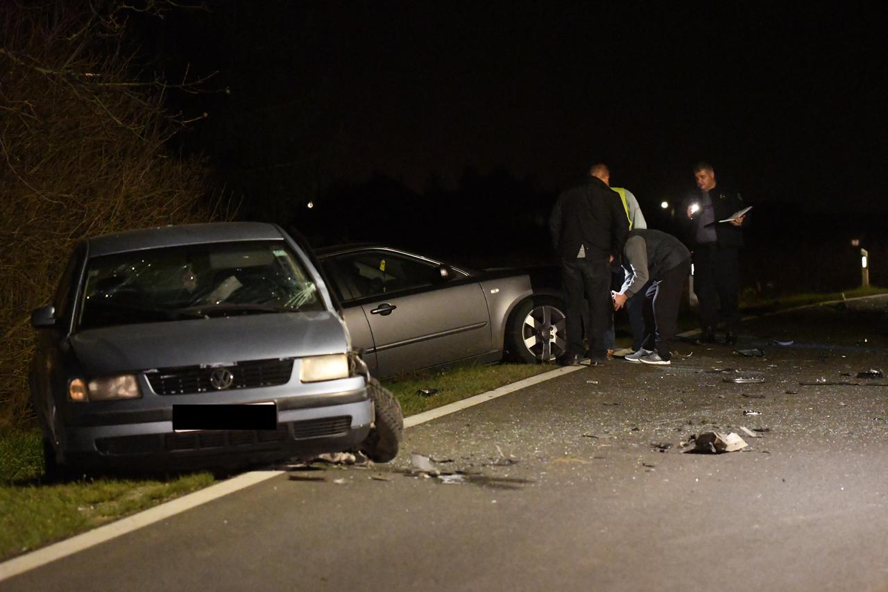 Tri osobe ozlijeđene u sudaru četiri automobila i kamiona