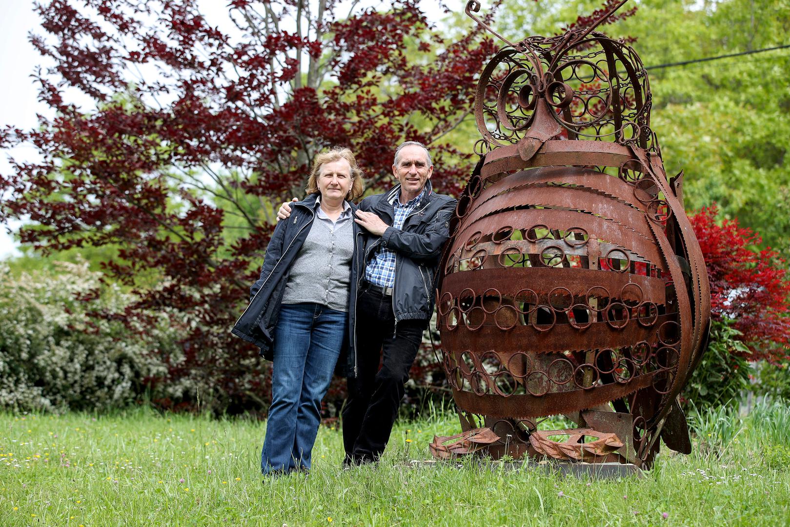 Njegoslav i Blaženka Blažek imaju zanimljive instalacije od metala, drva i otpadnih materijala