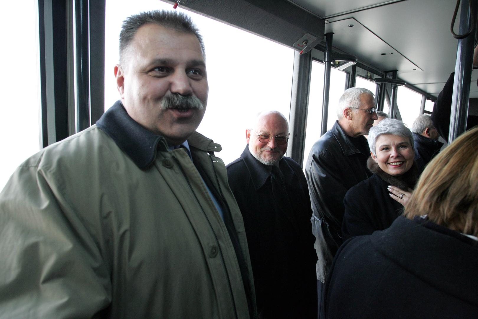 07.02.2005, Zagreb, aerodrom Pleso - Povratak srebrnih rukometasa sa Svjetskog prvenstva u Tunisu. Ivan Suker, Zlatko Matesa i Jadranka Kosor. Photo: Sanjin Strukic/PIXSELL