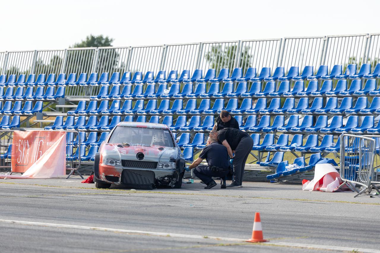 Nesreća na 31. izdanju osječkog Street race-a, natjecatelj se automobilom zabio u tribinu