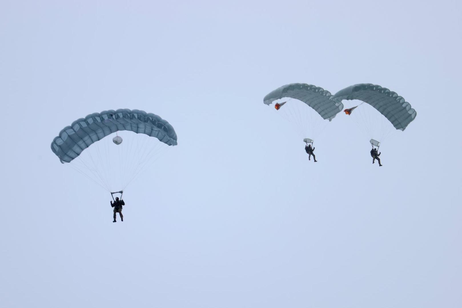 BREST REGION, BELARUS - FEBRUARY 3, 2022: Paratroopers take part in an exercise to test response forces of the Union State of Russia and Belarus at Brestsky firing range. Combined arms, paratrooper, artillery and air force units have completed field firing. Gavriil Grigorov/TASS Photo via Newscom Photo: Gavriil Grigorov/NEWSCOM