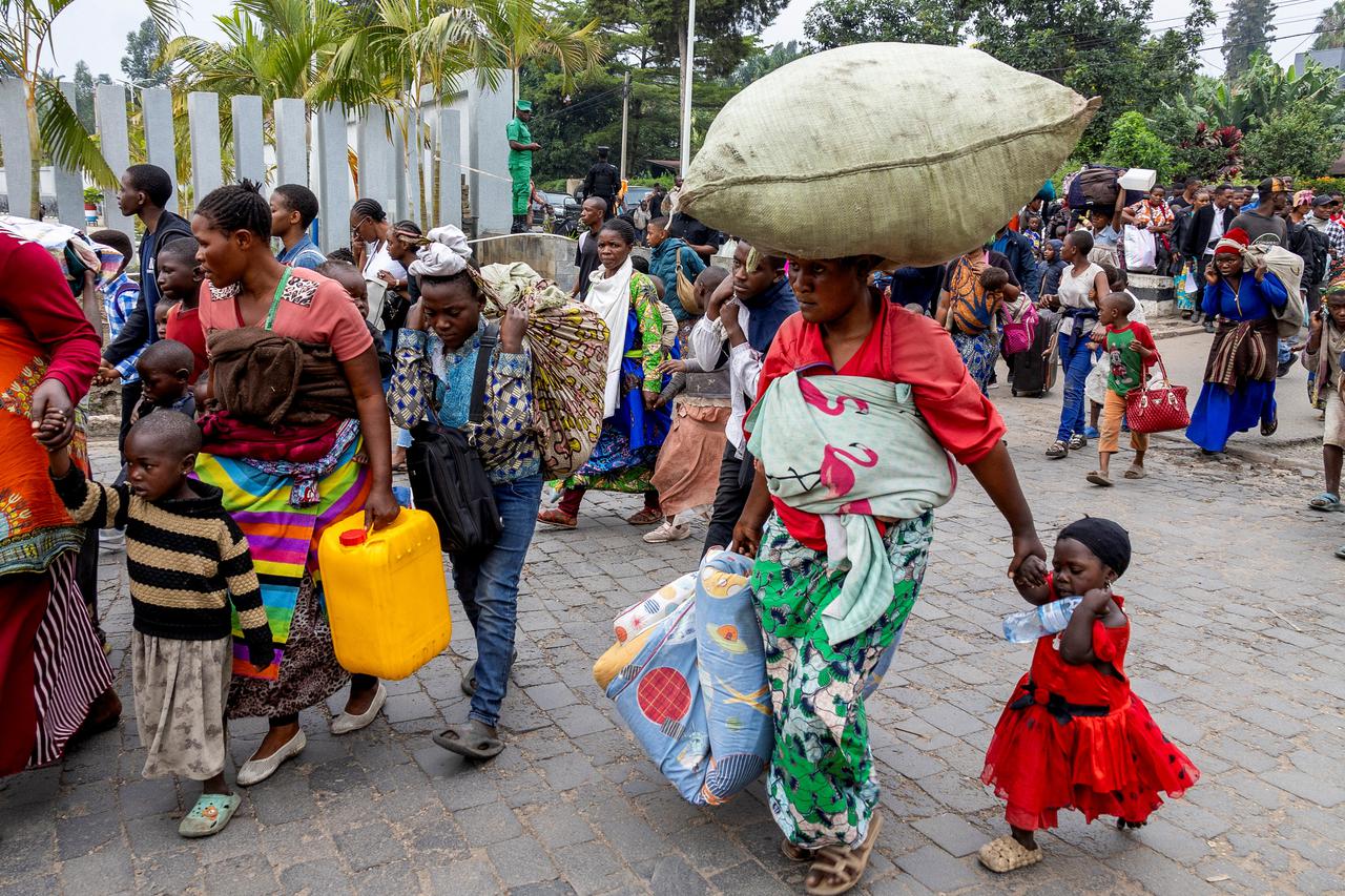 Humanitarian staff flee from Goma