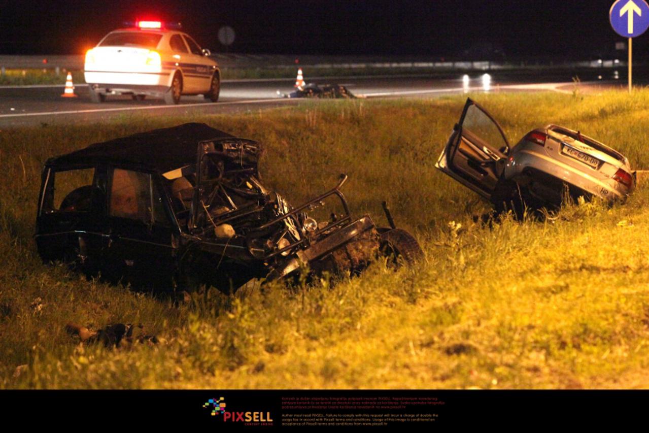 \'29.04.2010.Zagreb, Hrvatska - Autocesta Zagreb - Varazdin, teska prometna nesreca dvaju automobila s jednim poginulim kod mjesta Popovec, u smjeru Zagreba. Photo: Marko Prpic/PIXSELL\'