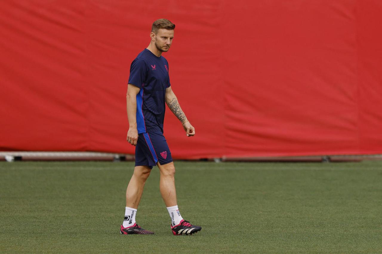 Europa League - Sevilla Training