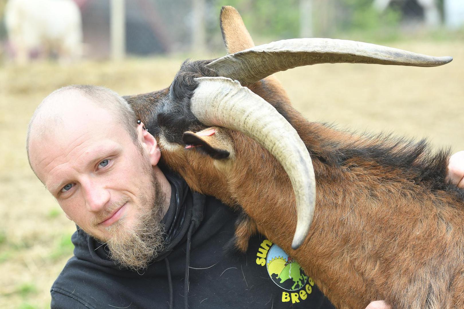 07.04.2023., Pescenica Vinicka - Nikola Bosak, vlasnik utocista za farmske zivotinje Suncani Bregec. Photo: Vjeran Zganec Rogulja/PIXSELL