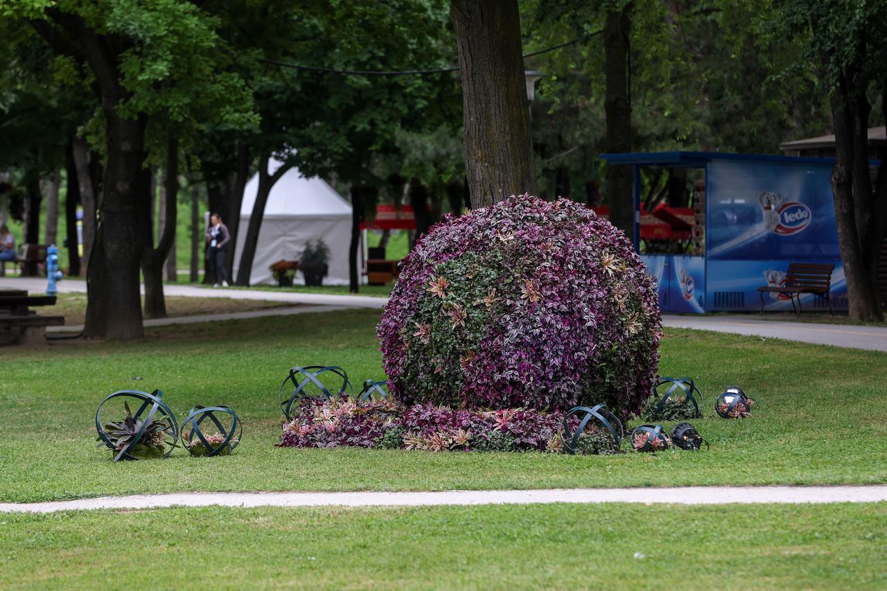 Zagreb: Uz jezero Bundek otvoren ovogodišnji FloraArt, međunarodna vrtna izložba