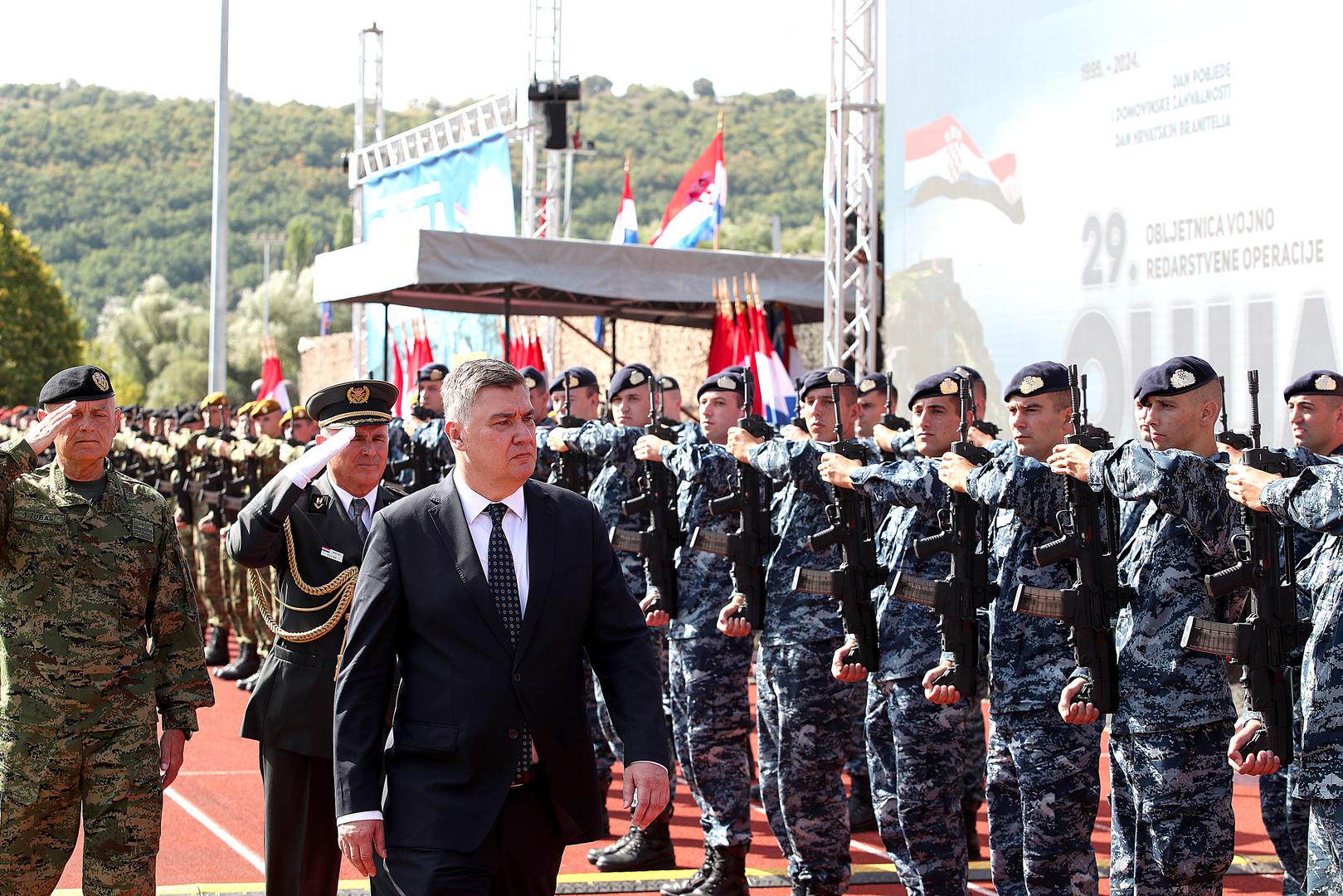 Naime, obilježavanju je nazočio državni vrh, a okupljenim građanima i braniteljima obratio se predsjednik Republike Zoran Milanović, predsjednik Hrvatskoga sabora Gordan Jandroković i predsjednik Vlade Andrej Plenković.