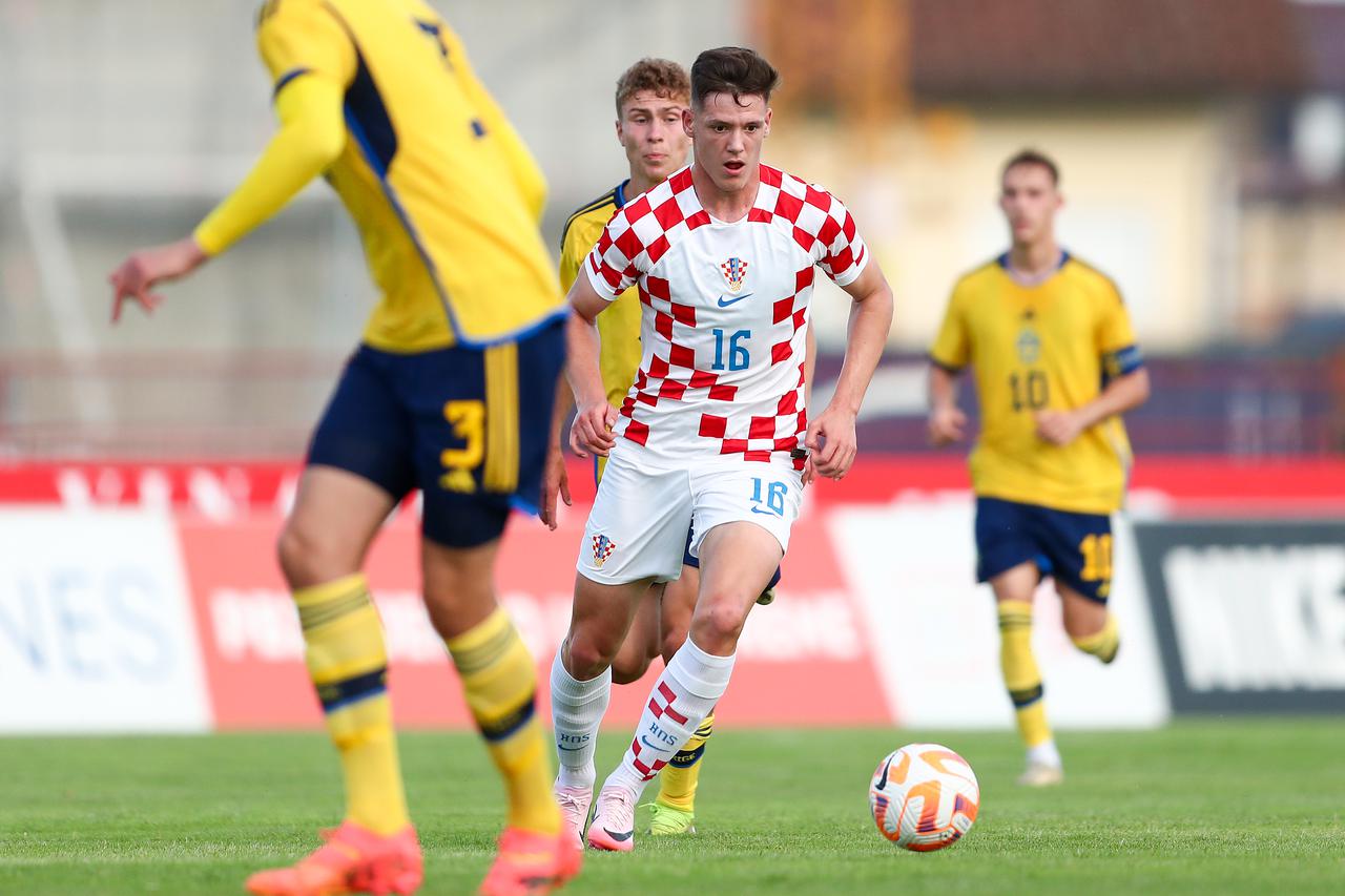 U Sesvetama odigrana nogometna utakmica U-21, Hrvatska - Švedska