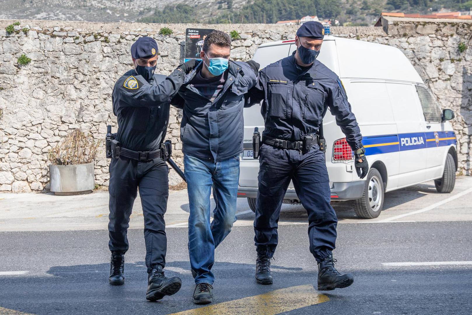 26.03.2022., Dubrovacki sud, Dubrovnik - Privodjenje Milenka Radulovica, osumnjicenog za dvostruko ubojstvo u Plocama.
 Photo: Grgo Jelavic/PIXSELL