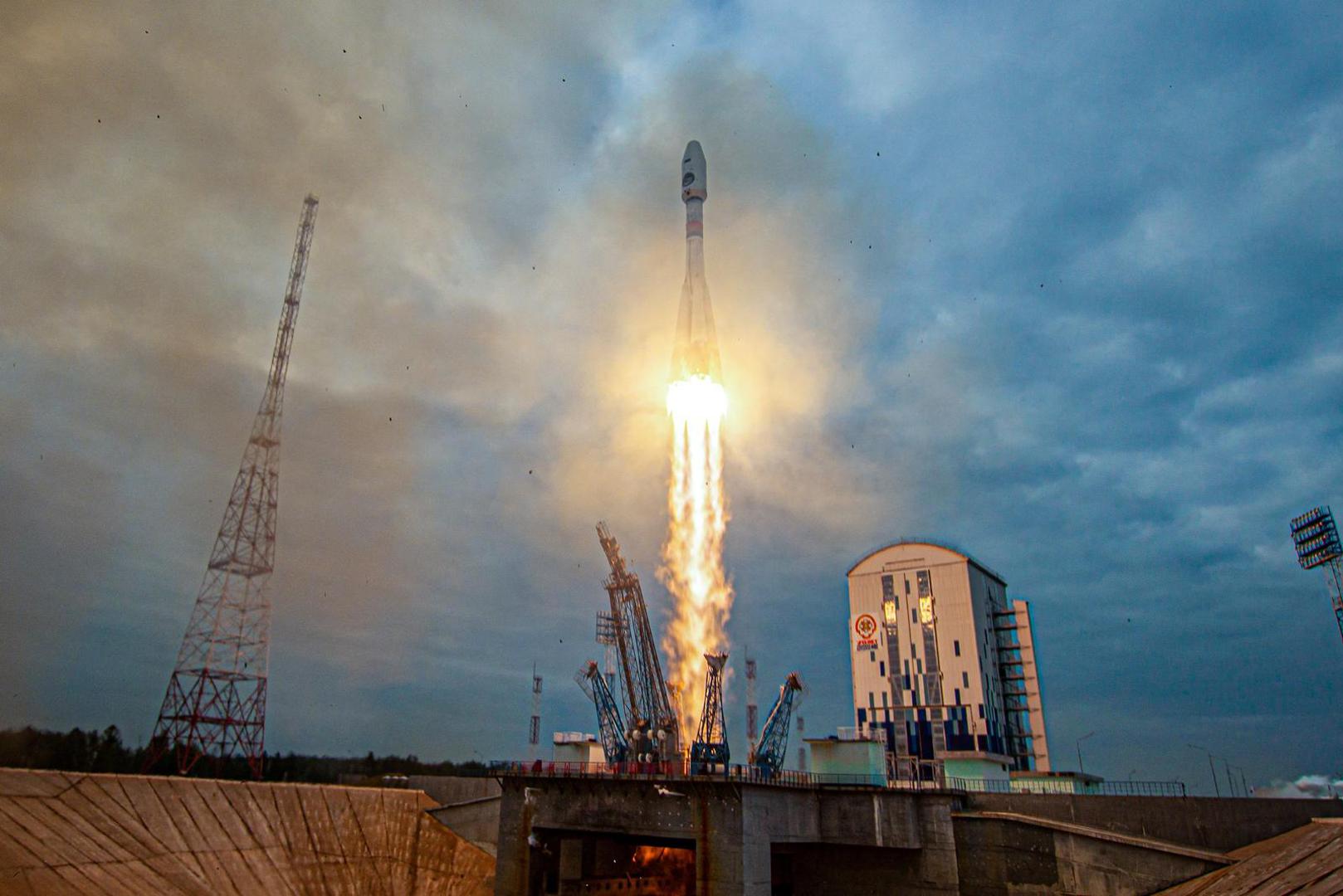 A Soyuz-2.1b rocket booster with a Fregat upper stage and the lunar landing spacecraft Luna-25 blasts off from a launchpad at the Vostochny Cosmodrome in the far eastern Amur region, Russia, August 11, 2023. Roscosmos/Vostochny Space Centre/Handout via REUTERS ATTENTION EDITORS - THIS IMAGE HAS BEEN SUPPLIED BY A THIRD PARTY. MANDATORY CREDIT. Photo: Roscosmos/REUTERS