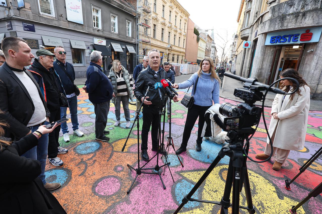 Zagreb: Predstavnici udruga taksi vozača održali konferenciju za medije