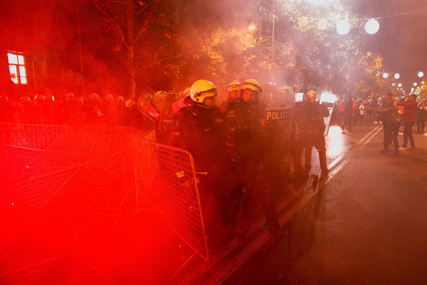 Police officers stand during a protest against the passage of a law to limit presidential powers in Podgorica, Montenegro, December 12, 2022. REUTERS/Stevo Vasiljevic Photo: STEVO VASILJEVIC/REUTERS