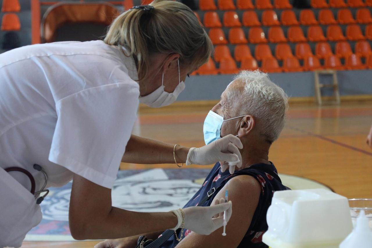 Šibenik: Slabi odaziv građana na cijepljenje protiv koronavirusa