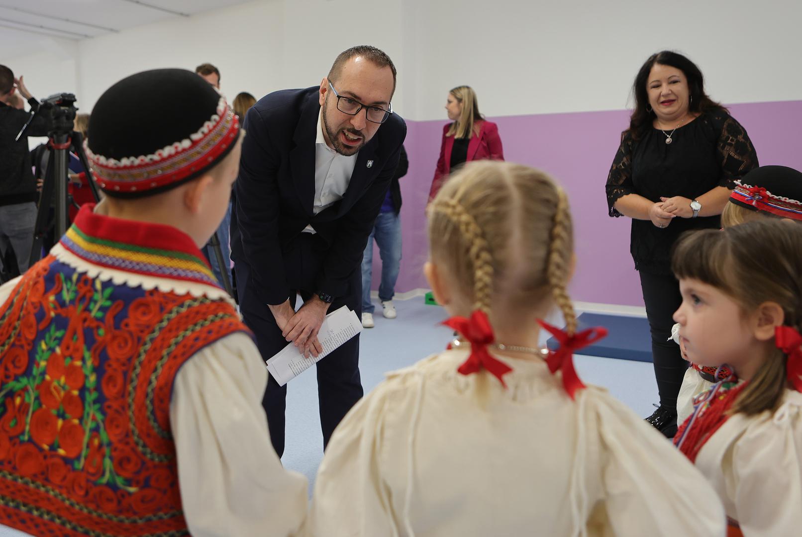 14.11.2023., Zagreb - Otvorenje novog objekta Djecjeg vrtica Markusevec u Ulici Vladimira Vidrica u Sesvetama. gradonacelnik Zagreba Tomislav Tomasevic Photo: Marko Prpic/PIXSELL