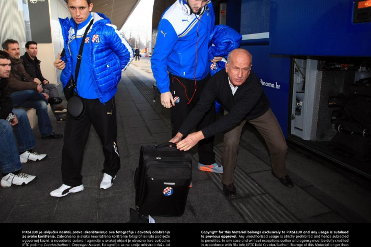 '09.01.2013., Zagreb - Zagrebacka zracna luka Pleso. Nogometasi GNK Dinamo Zagreb odlaze u Tursku na pripreme.    Josip Pivaric i Ivan Kelava. Photo: Marko Prpic/PIXSELL'