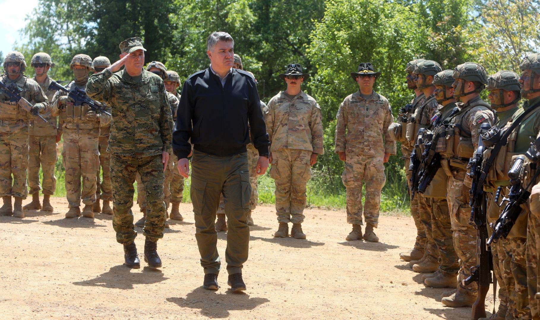 27.05.2021., Karlovac - Dan uvazenih gostiju na vojnoj vjezbi “Immediate Response 21”. Vjezbi su nazocili predsjednik RH Zoran Milanovic, ministar obrane Republike Hrvatske Mario Banozic, nacelnik Glavnog stozera Oruzanih snaga RH admiral Robert Hranj te zapovjednik americkih kopnenih snaga za Europu i Afriku general zbora Christopher Cavoli.
Photo: Kristina Stedul Fabac/PIXSELL