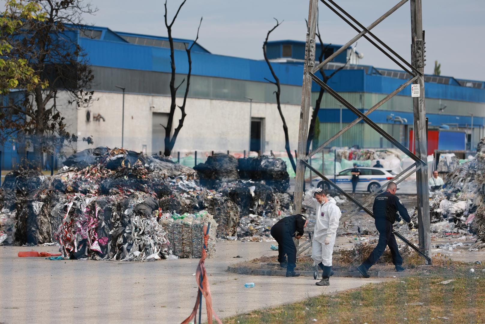 Uz vatrogasce u gašenju su sudjelovala i četiri pripadnika Državne intervencijske postrojbe Osijek te šest djelatnika Područnog ureda civilne zaštite Osijek.