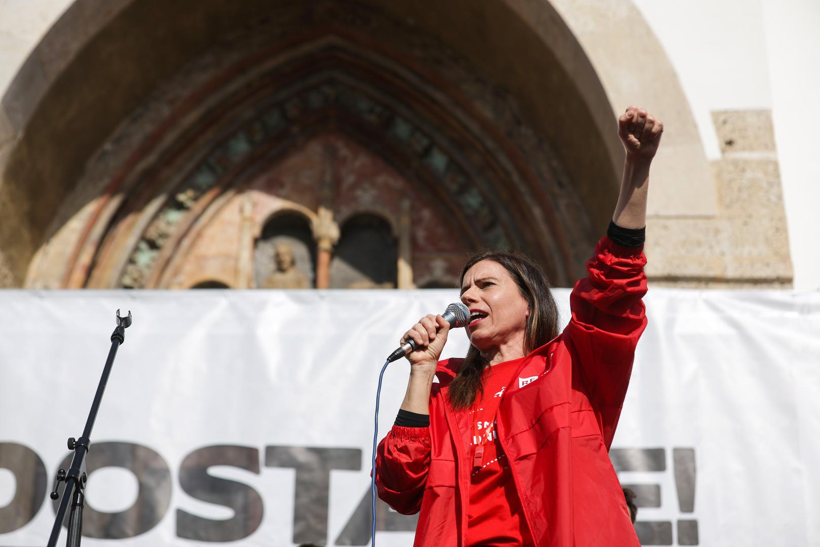 17.02.2024., Zagreb - Pod nazivom"Dosta je! Odmah na izbore" danas se na Markovom trgu  odrzao prosvjed koji organizira 11 parlamentarnih stranaka lijevo-liberalne oporbe, a koji ce zatraziti zaustavljanje korupcije, kriminala, pljacke i HDZ-ove uzurpacije vlasti te trenutacno raspisivanje izbora. Photo: Luka Stanzl/PIXSELL