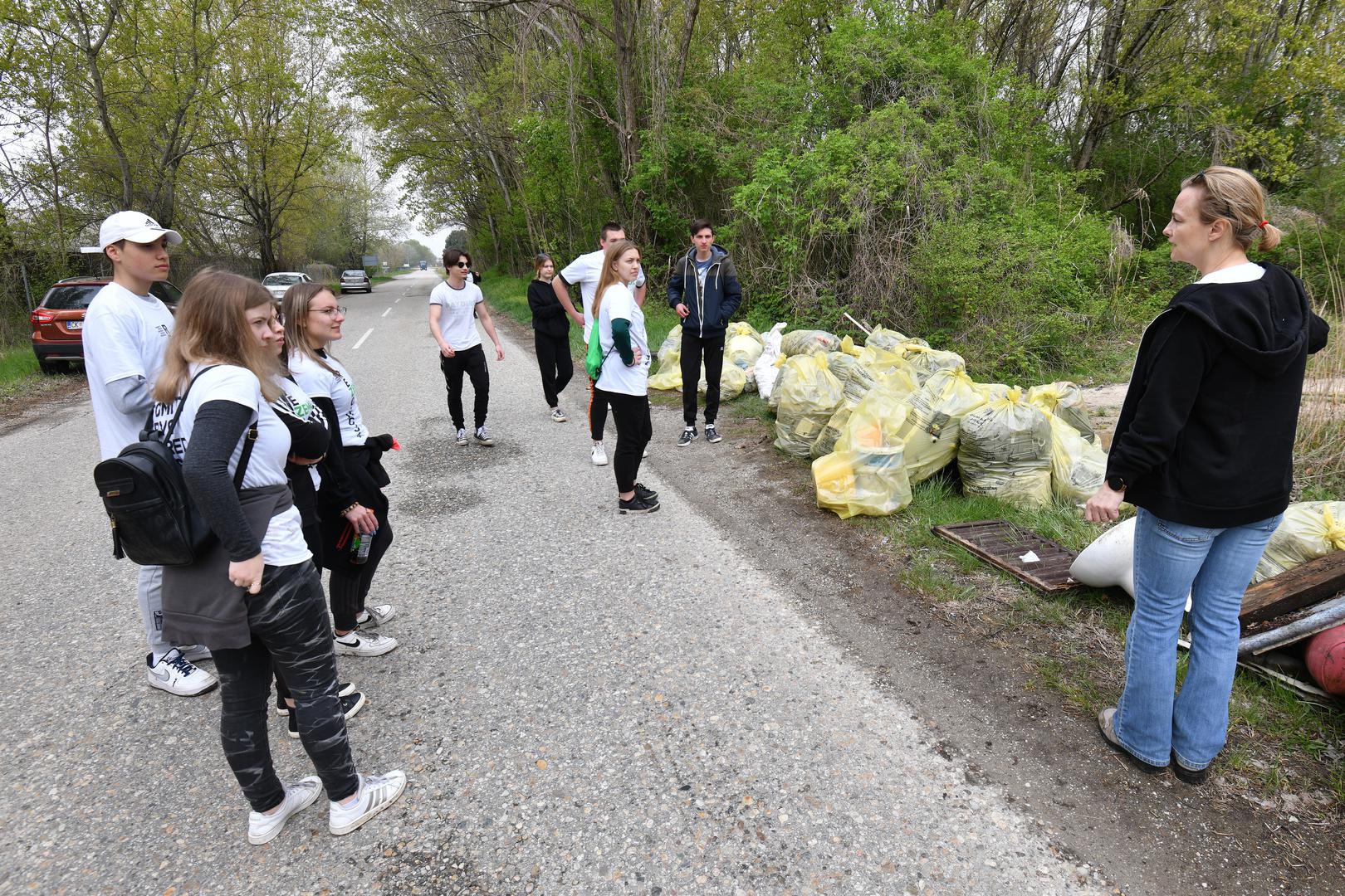 23.04.2022., Trnovec Bartolovecki - Vecernjakova akcija ciscenja u sklopu projekta "Rezolucija Zemlja".  Photo: Vjeran Zganec Rogulja/PIXSELL