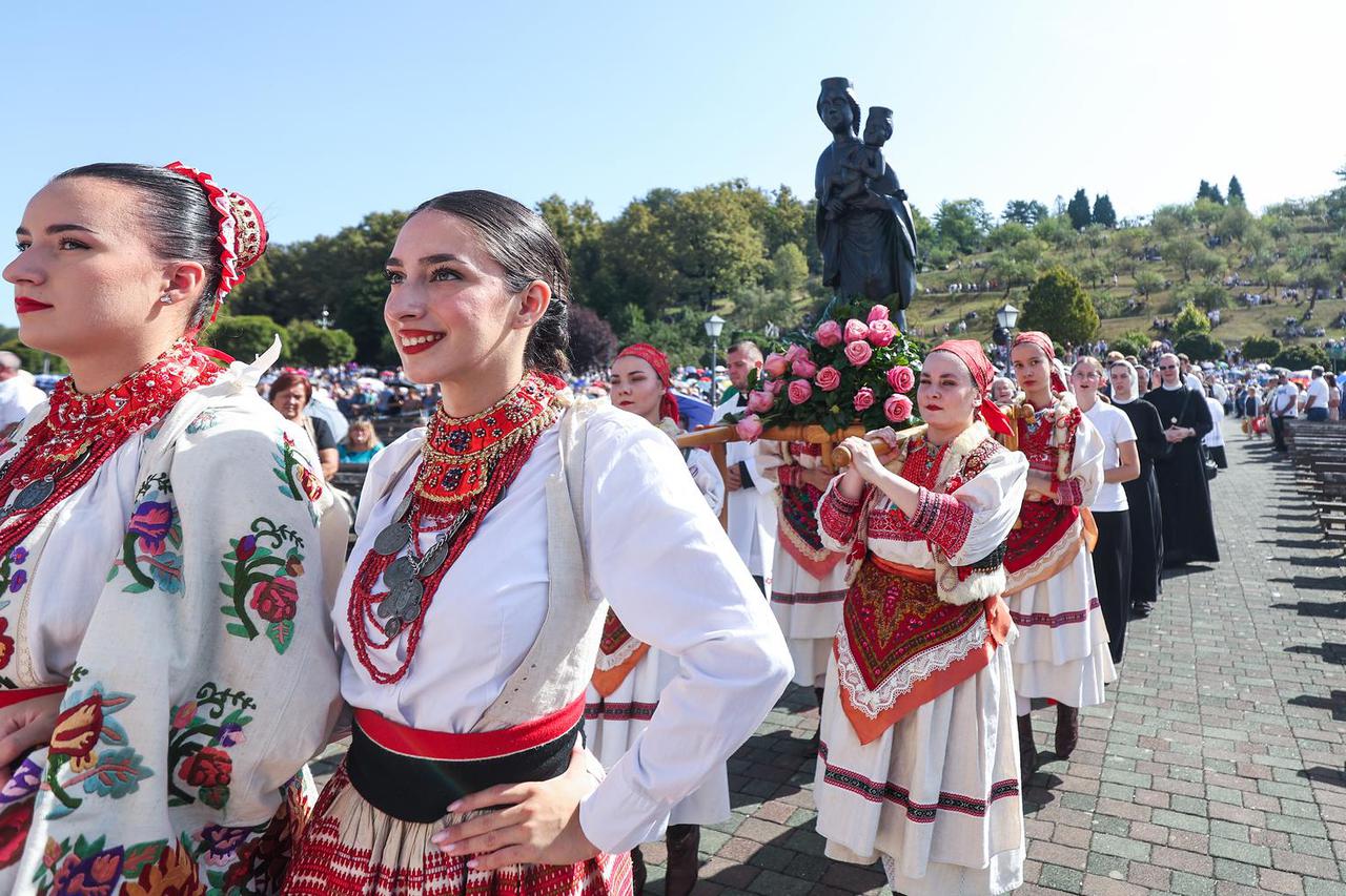 Marija Bistrica: Zagreba?ki nadbiskup mons. Dražen Kutleša predvodio misno slavlje prigodom 301. Zavjetnog hodo?aš?a vjernika grada Zagreba Majci Božjoj Bistri?koj 