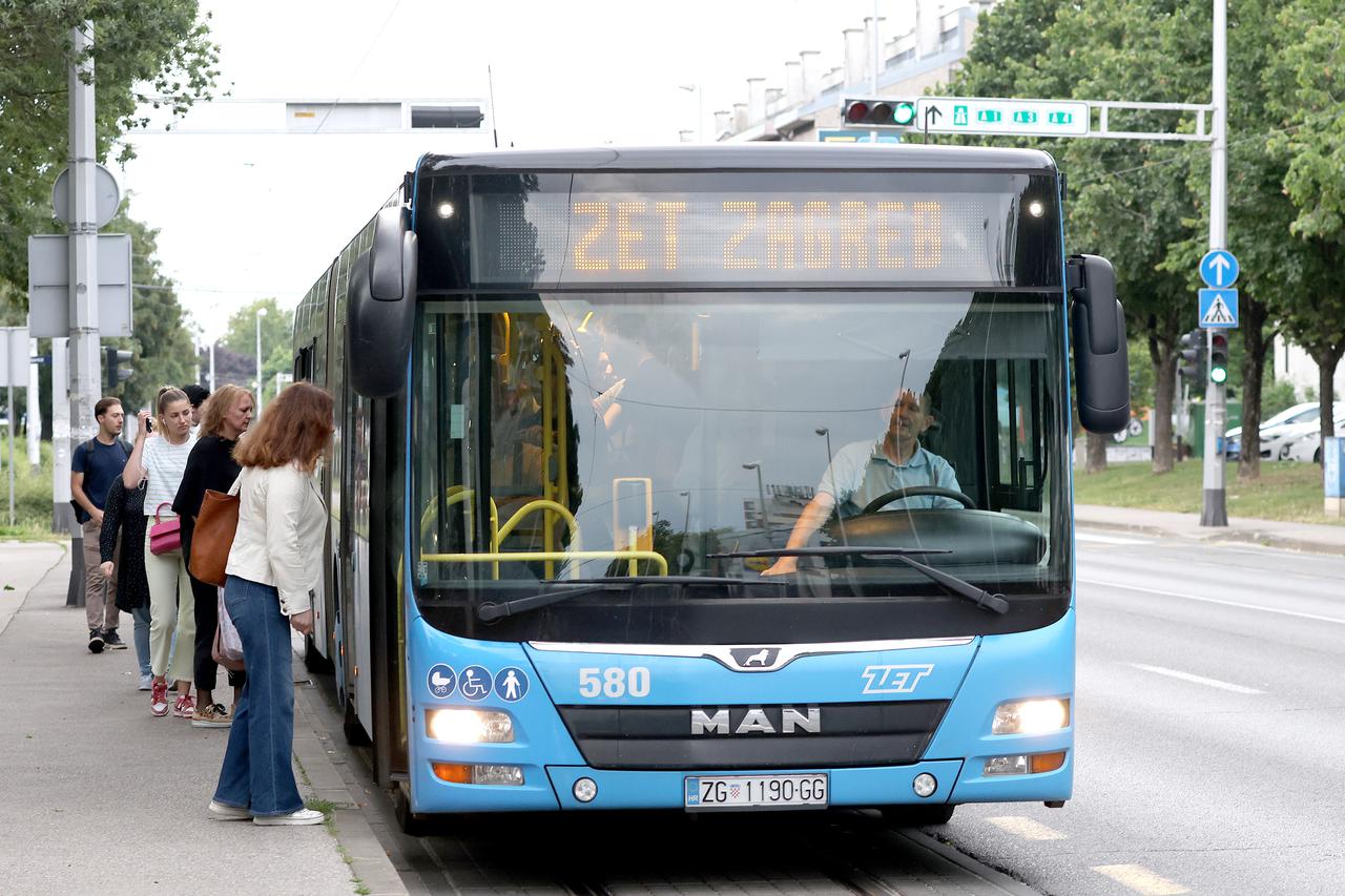 Zagreb: Četvrtina stanovnika Zagreba već drugi dan bez tramvaja