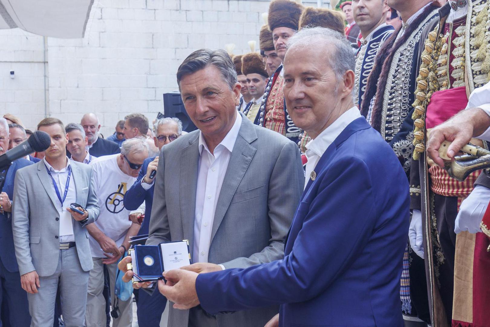 07.08.2022., Sinj - Predsjednik RH Zoran Milanovic, premijer Andrej Plenkovic s ministrima, predsjednik Republike Slovenije Borut Pahor sudjelovali su na Vojvodinom prijemu u Alkarskim dvorima.
Borut Pahor
Photo:   Photo: Miroslav Lelas/PIXSELL