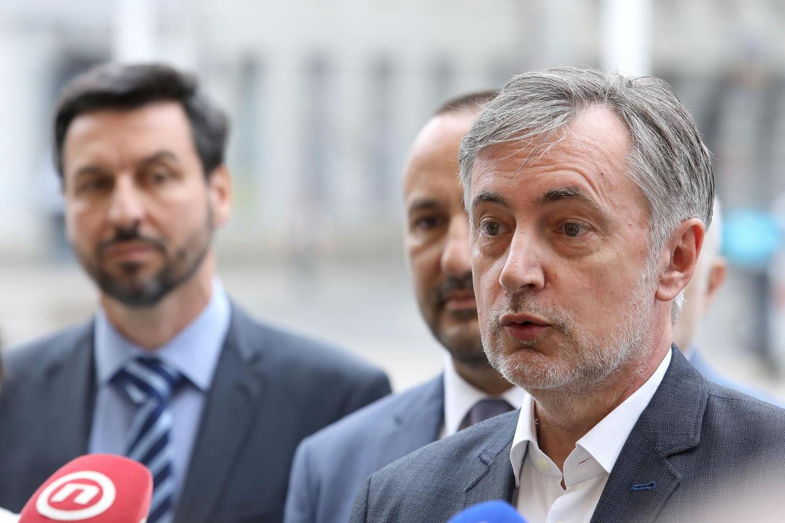 11.05.2020., Zagreb - Na konferencija za medije predstavljen je koalicijski dogovor o zajednickom izlasku na parlamentarne izbore Domovinskog pokreta, Hrvatskih suverenista i HRAST-a. Predsjednik DOmovinskog pokreta Miroslav Skoro Photo: Patrik Macek/PIXSELL