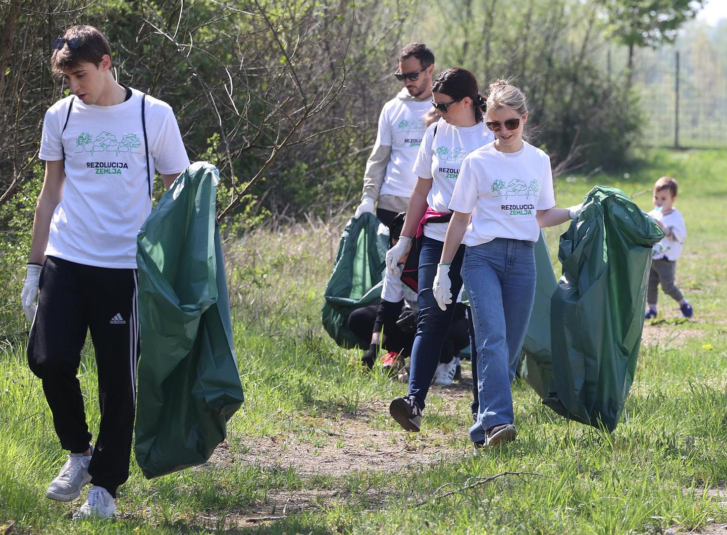 22.04.2023., Samobor, Oresje - Akcija Vecernjeg lista Rezolucija zemlja. Centralni dogadjaj akcije na dan planeta Zemlje ciscenje oko jezera Oresje. Photo: Marko Prpic/PIXSELL