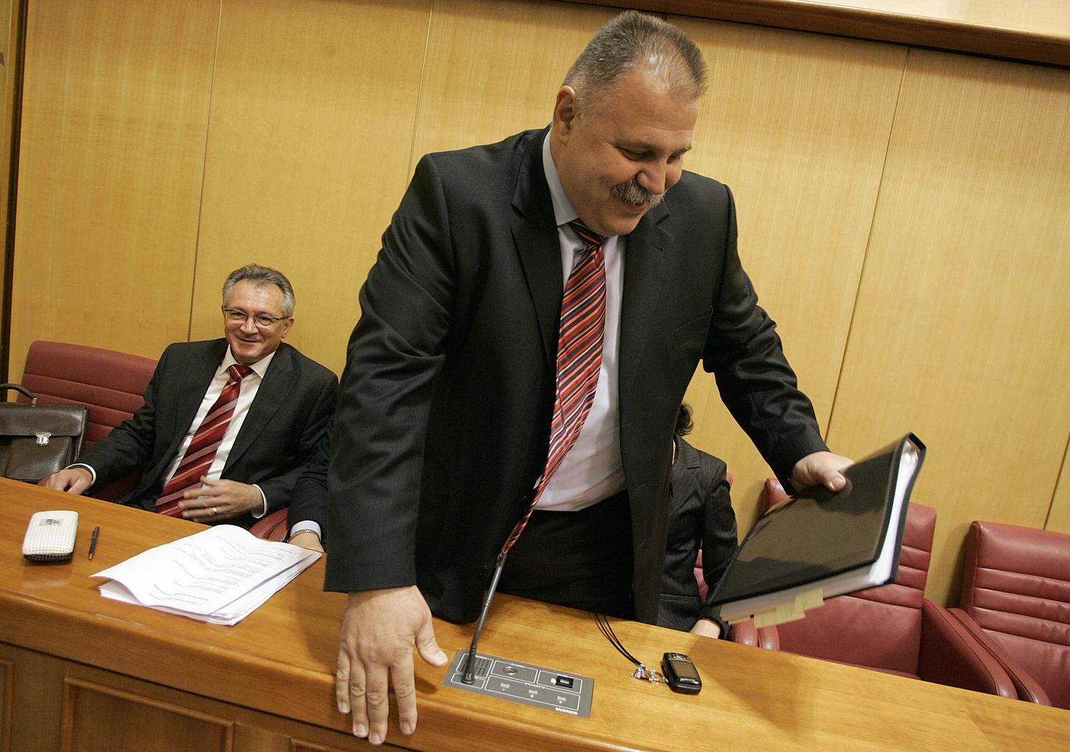 17.06.2008., Zagreb - Sjednica Hrvatskog sabora. Branko Vukelic, Ivan Suker. Photo: Jurica Galoic/PIXSELL