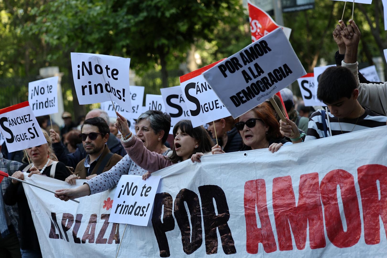 People march to show support for Spain's Prime Minister Pedro Sanchez, in Madrid, Spain, April 28, 2024. REUTERS/Violeta Santos Moura Photo: VIOLETA SANTOS MOURA/REUTERS