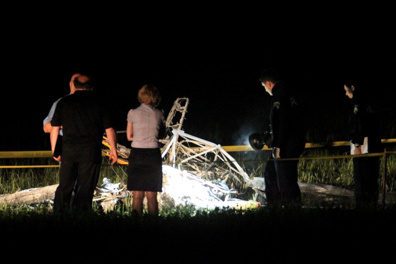 '16.06.2011., Vrbovecka Dubrava - Na sportskom aerodromu Zvekovac kod Dubrave Vrbovecke srusio se manji avion, dvije su osobe poginule. Photo: Antonio Bronic/PIXSELL'