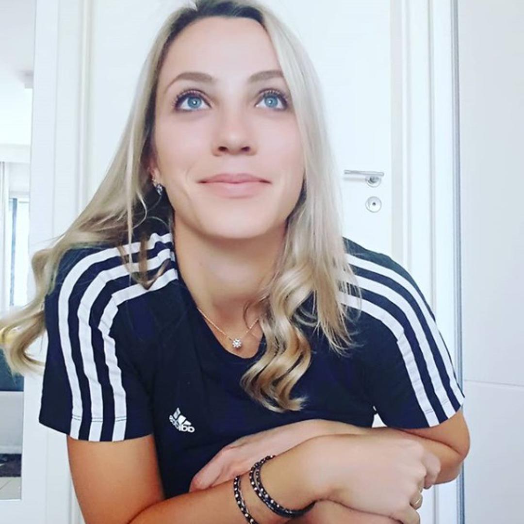 Brazilska sutkinja Fernanda Colombo (30), prema mišljenju mnogih najzgodnija sutkinja u svijetu nogometa, stala je u obranu struke i žestoko oplela po svome sunarodnjaku kojem je podijelila nekoliko lekcija iz pravila igre.