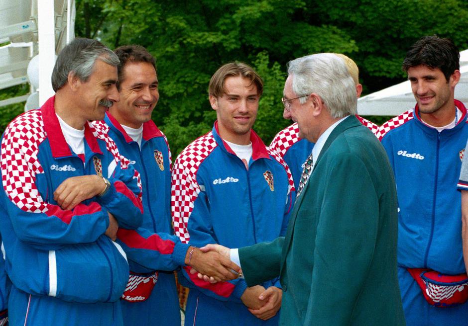 Chantilly: 1998., Franjo Tu?man posjetio nogometne reprezentativce na SP-u