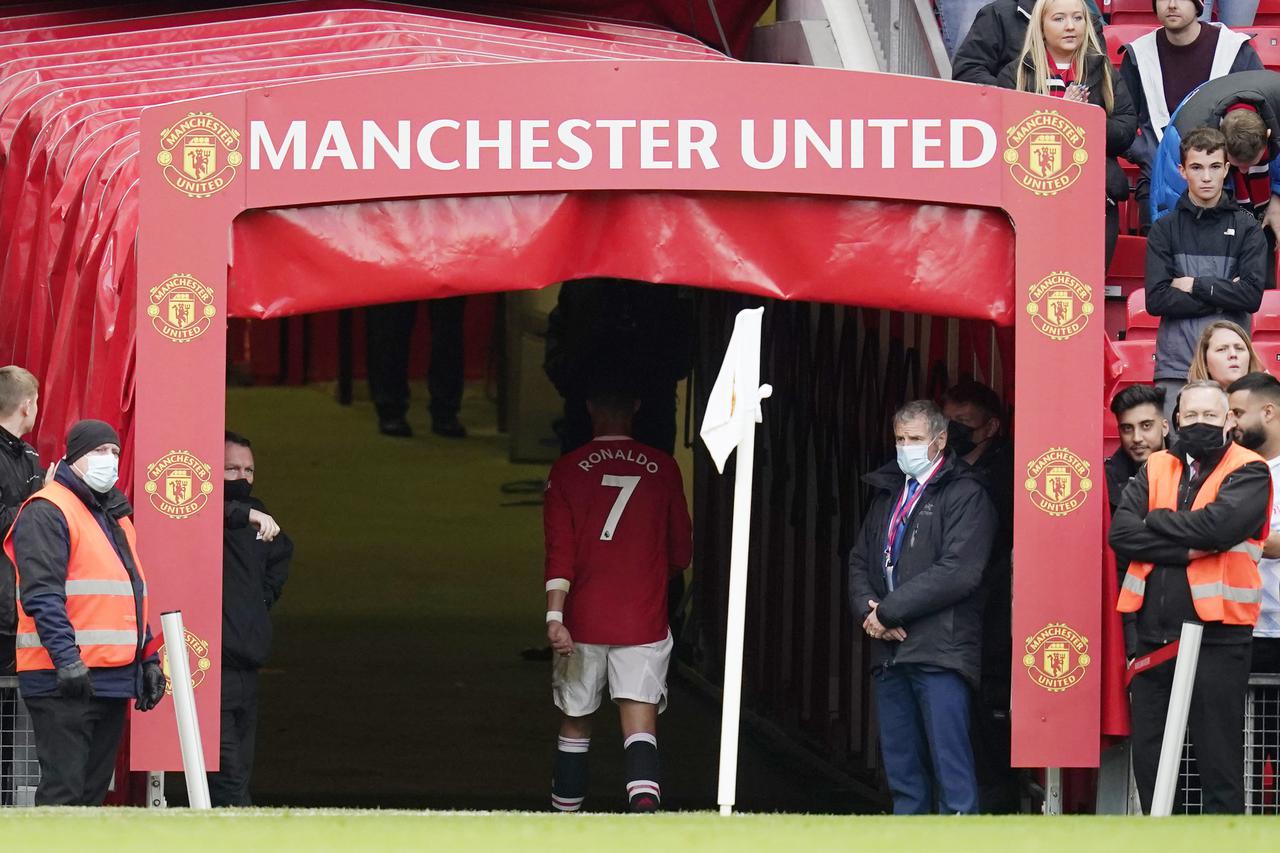 Manchester United v Everton - Premier League - Old Trafford