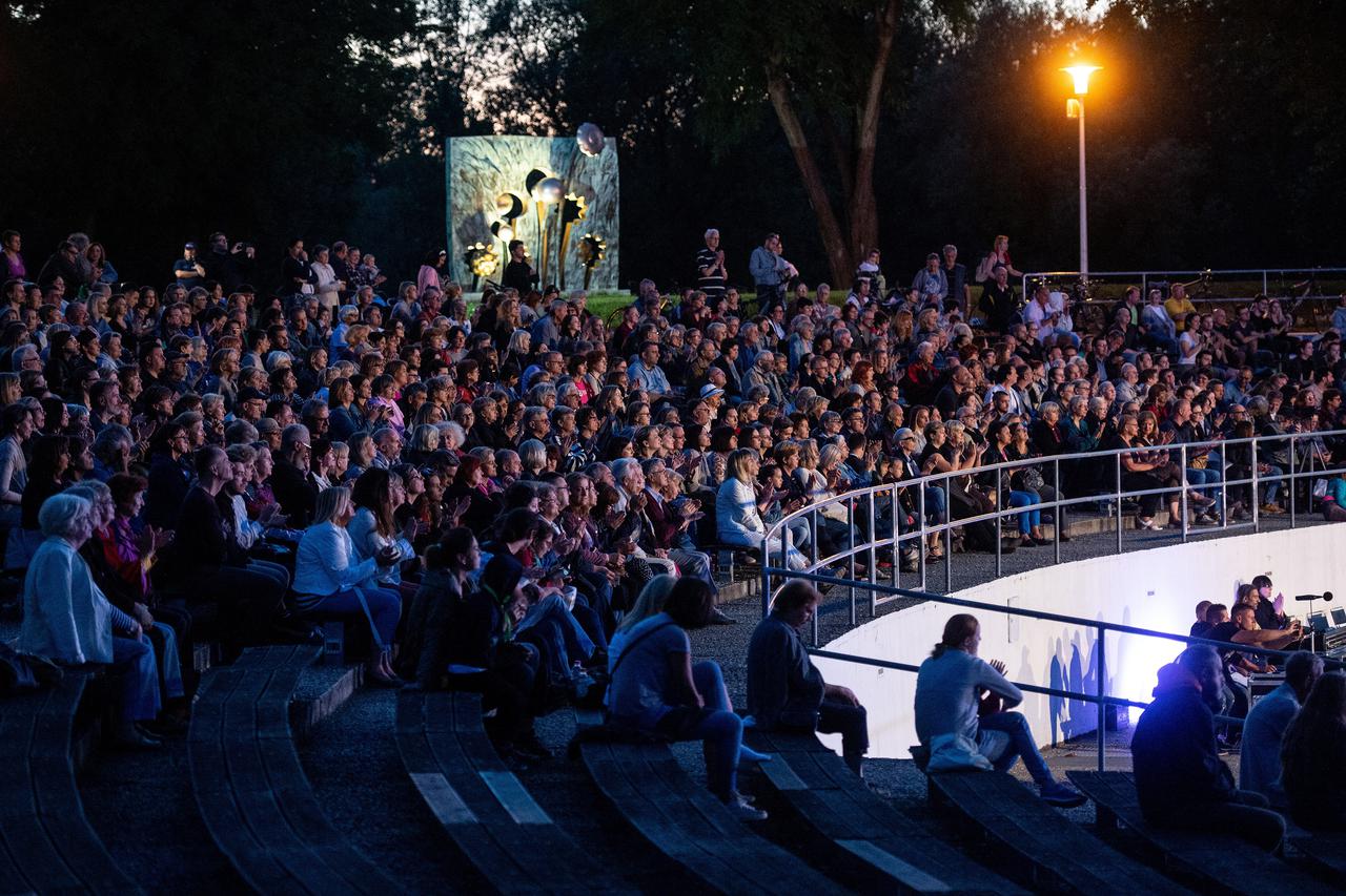 Zagreb: Ljetna pozornica Bundek otvorena operetom Šišmiš