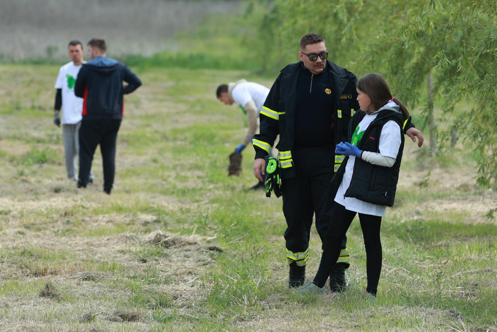 PRI KORISTENJU FOTOTGRAFIJE ZASTITITI IDENTITET DJETETA! (PREKRITI OCI). 21.04.2024., Bosnjaci - Rezolucija Zemlja akcija ciscenja Savjet mladih Opcine Bosnjaci. Photo: Davor Javorovic/PIXSELL