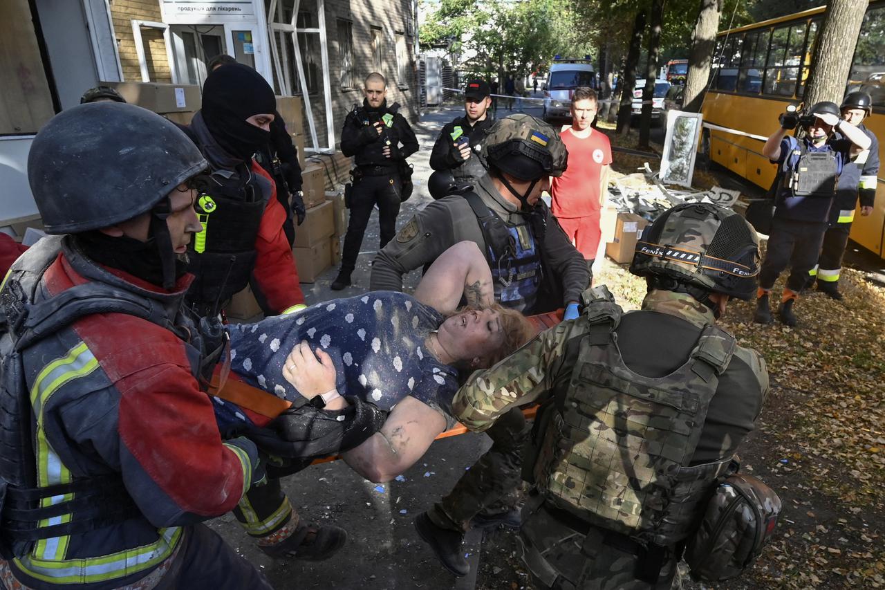 storyeditor/2024-10-08/2024-09-29T071808Z_1539589015_RC25AAAA03BC_RTRMADP_3_UKRAINE-CRISIS-ATTACK-ZAPORIZHZHIA.JPG