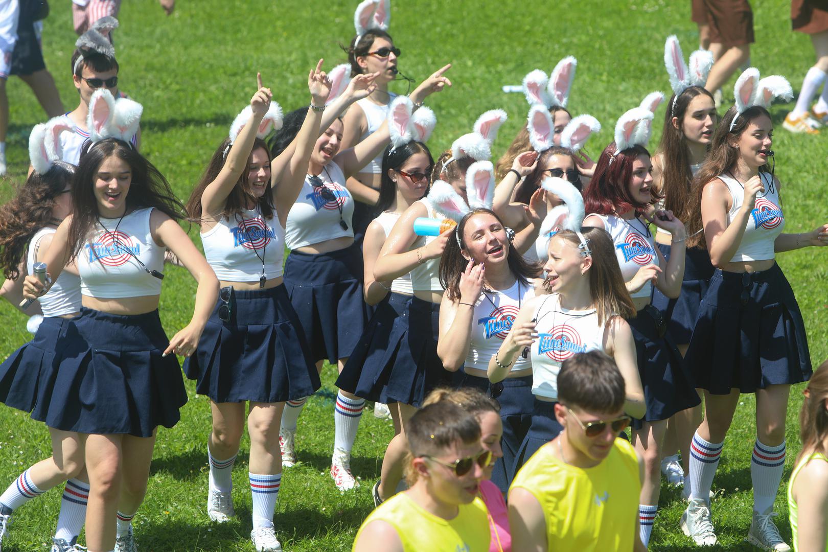 24.05.2024., Karlovac - Maturanti Gimnazije Karlovac tradicionalno su  zadnji dan skole otplesali Salonsko kolo. Svi zavrsni razedi Gimnazije predstavili su se pred brojnom publikom u plesnoj koreografiji koja je  tradicija skole vec 16. godina. Photo: Kristina Stedul Fabac/PIXSELL