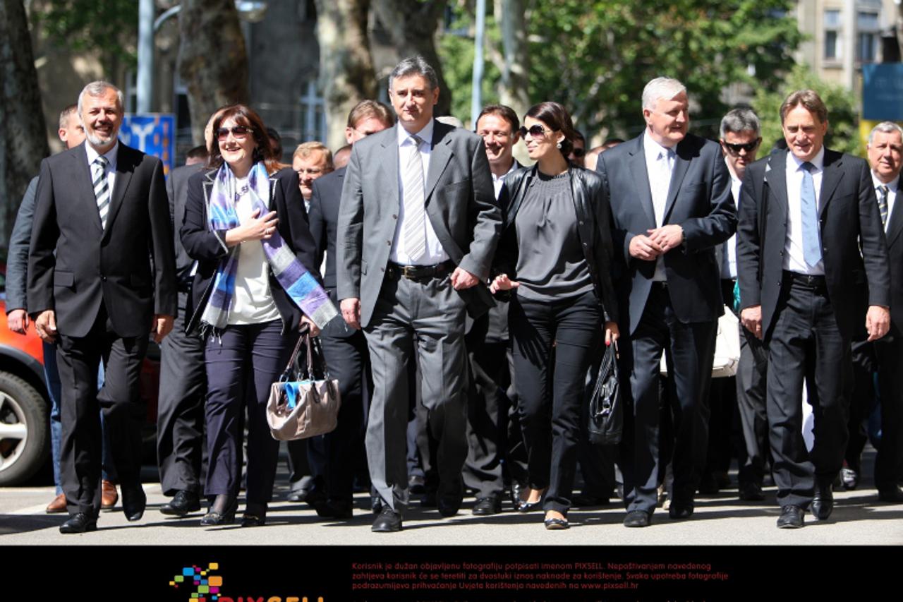 '19.05.2012., Zagreb - Kandidat za predsjednika HDZ-a Tomislav Karamarko predao je potpise clanova za kandidaturu na izborima za predsjednika stranke. Photo: Slavko Midzor/PIXSELL'