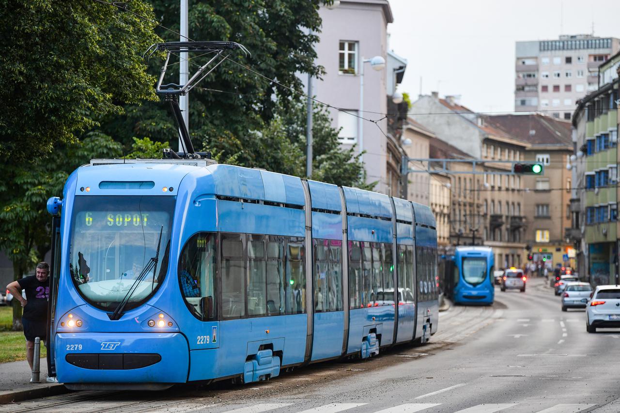 Zagreb: I dalje traje zastoj tramvaja u gradu